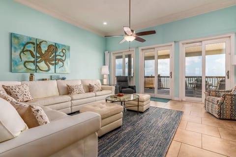 Beachaholic Casa in Dauphin Island