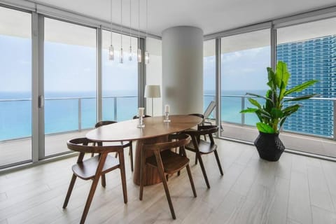 Balcony/Terrace, Seating area, Dining area, Sea view