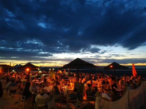 Restaurant/places to eat, Beach, Sunset