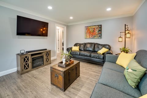 Family-Friendly Troy Vacation Rental with Fire Pit! Maison in Royal Oak