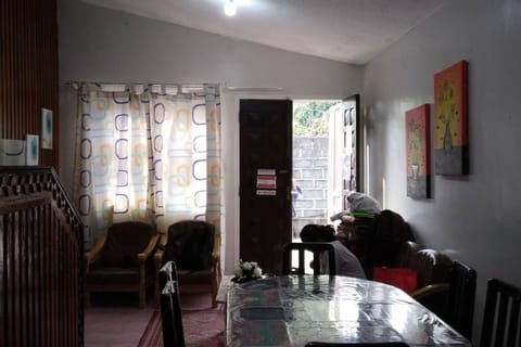 4 Bedroom Apartment 15pax Moran Wohnung in Baguio