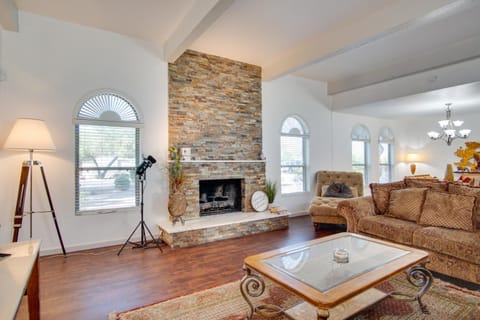 Luxe Tucson Vacation Rental with Community Pool Casa in Catalina Foothills