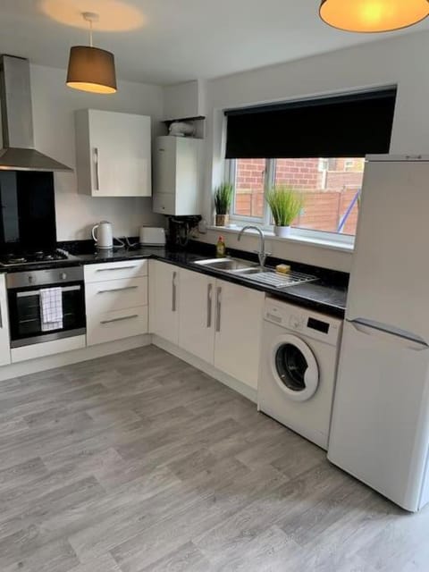 Contractor Stays by Furnished Accommodation Manchester - Free Parking Condominio in Prestwich