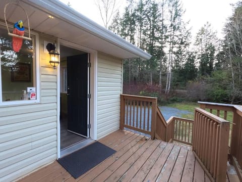 Countryroad Cozy 2Bedrooms suite2 House in Nanaimo