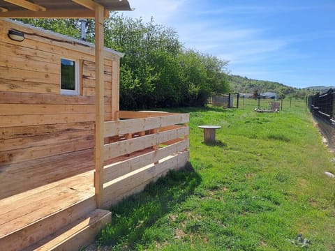 A la ferme dans le Luberon Chalet in Sault