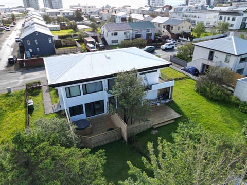 Property building, Neighbourhood, Garden view