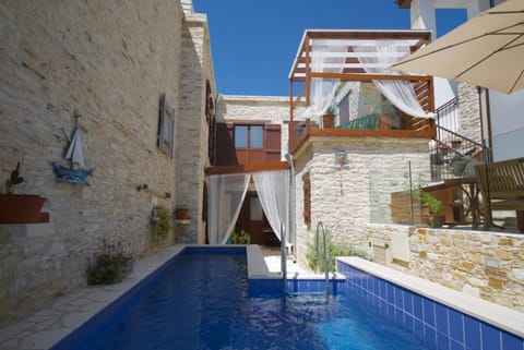 Property building, Swimming pool, Swimming pool