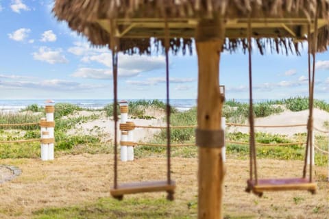 Beachfront oasis! Hot tub, gameroom, double deck!! House in Bolivar Peninsula