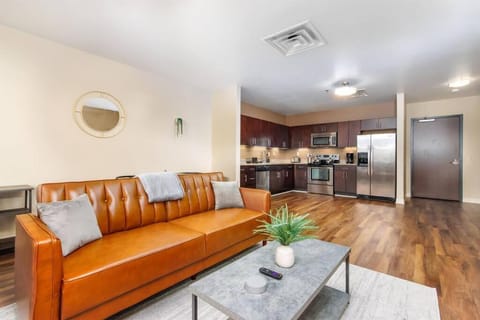 Kitchen or kitchenette, Living room, Seating area, Dining area, dishwasher, oven, pet friendly, stove