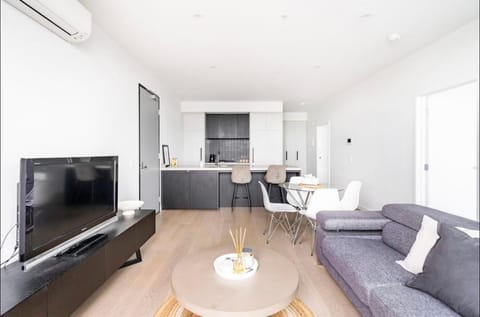 Modern Clayton apartment close to uni and hospital Apartment in City of Monash