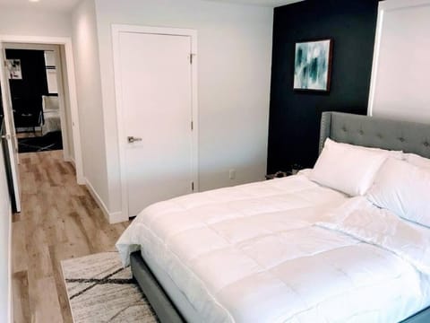 Spacious 4BR Townhouse in Mid City - WH-C2 Haus in West Hollywood