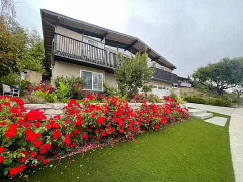 Contemporary Zen Place - Entire First Floor Condo in Thousand Oaks