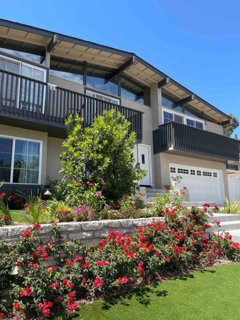 Contemporary Zen Place - Entire First Floor Condo in Thousand Oaks