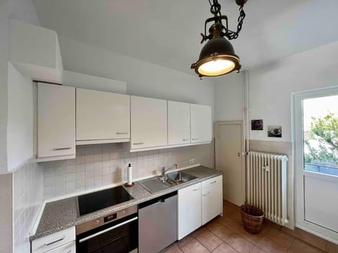 Kitchen or kitchenette, dishwasher, pet friendly, stove