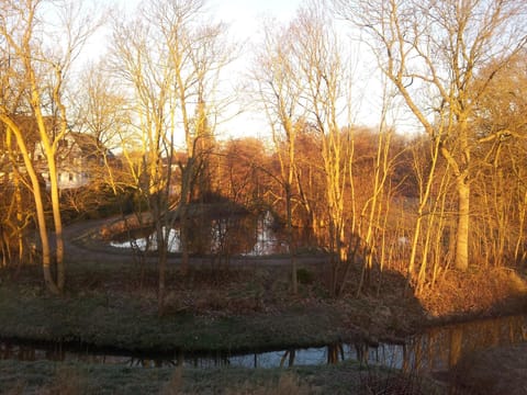 Facade/entrance, Area and facilities
