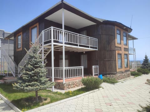 Property building, Spring, Day, View (from property/room), Balcony/Terrace