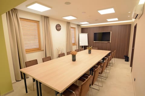 Business facilities, Meeting/conference room