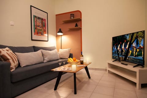 Aris123 by Smart Cozy Suites - Apartments in the heart of Athens - 5 minutes from metro - Available 24hr Aparthotel in Athens