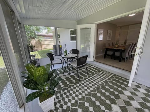 Citrus Cottage, Perfectly furnished delightful modern retreat! Haus in Orange City