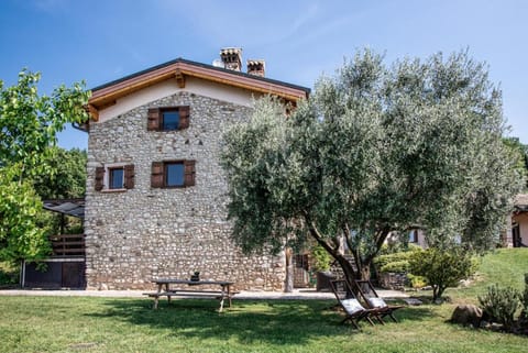 Rustico Bertel House in San Zeno di Montagna