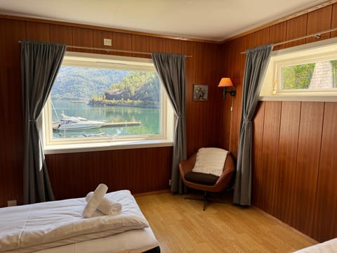 Svingen Guesthouse - Panoramic Fjord Views in Flåm Hostel in Flam