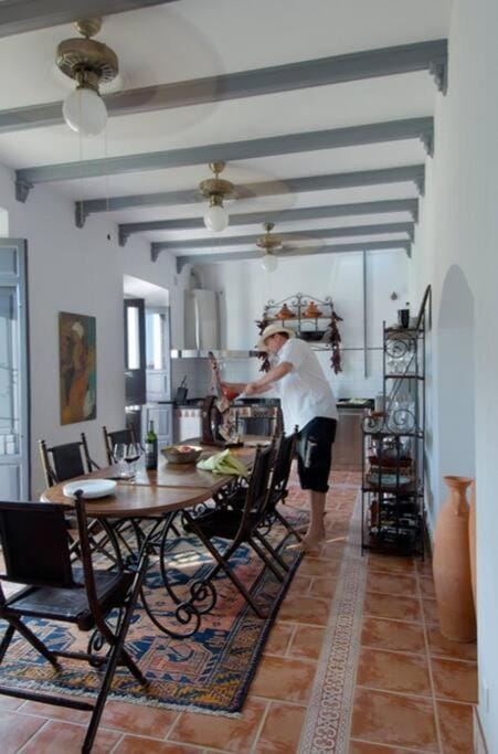 Dining area, kitchen