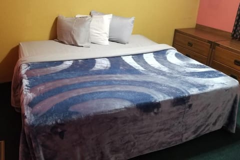 OSU 2 Queen Beds Hotel Room 209 Wi-Fi Hot Tub Booking Copropriété in Stillwater