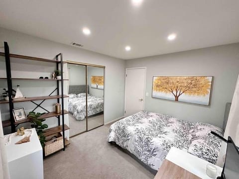 Luxurious 2-bedrooms in Redwood + free parking Apartamento in Redwood Shores