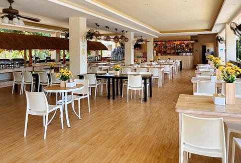 RedDoorz Premium at Ocean Heaven Resort Cebu Hotel in Central Visayas