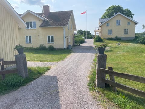 Property building, Street view