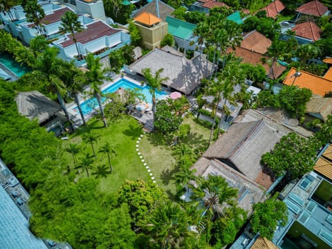 Villa Kalis, 10 BR family and group Villa Villa in Kuta