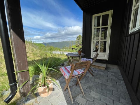 Patio, Spring, View (from property/room), Balcony/Terrace, Mountain view