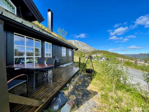 Property building, Spring, Natural landscape, Balcony/Terrace, Mountain view