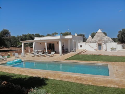 Trullo EVO con piscina privata Villa in Province of Taranto