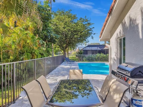 Coral Spring's Florida Paradise House. House in Coral Springs