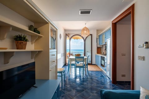 TV and multimedia, Living room, Dining area, Sea view