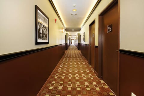 Best Western Plus Seawall Inn & Suites by the Beach Hotel in Texas City