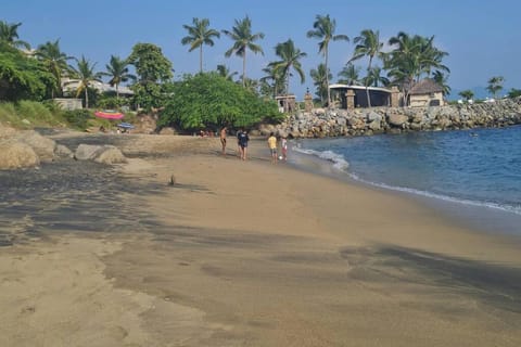 2 Bedroom 2 bathroom condo pool, tennis beach club Apartment in Manzanillo