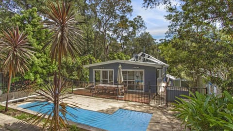 Luxury Escape On Crystal Haus in Patonga