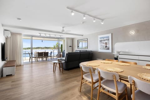 Las Rias, Riverside Luxury Bliss Apartment in Noosa Heads