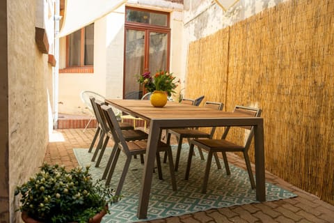 Garden, Inner courtyard view