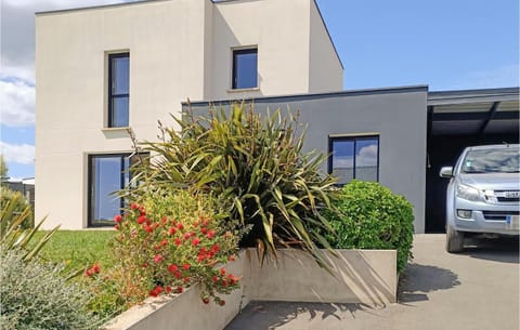 4 Bedroom Awesome Home In Clohars-carnot House in Clohars-Carnoët