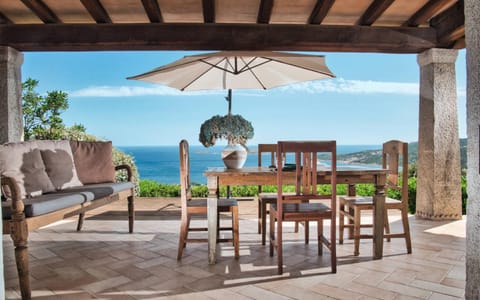 View (from property/room), Balcony/Terrace, Dining area, Sea view