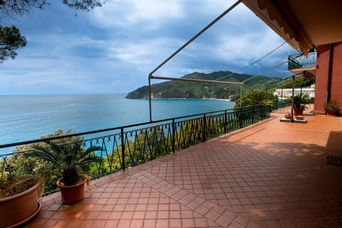 Natural landscape, Balcony/Terrace, Sea view