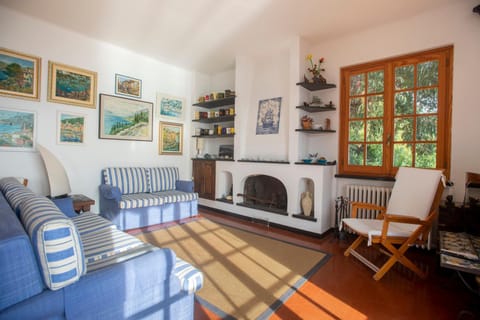 Living room, Seating area, flat iron