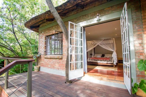 Beautiful home overlooking a park - 2097 Condo in Zimbabwe
