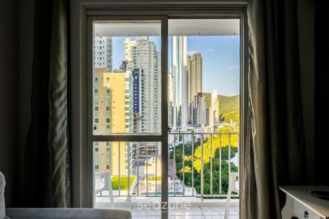 Balcony/Terrace, City view