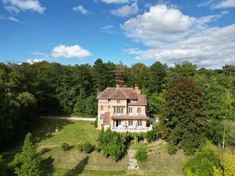 Property building, Day, Natural landscape, Garden, Garden view, Landmark view