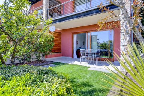 Patio, Garden, Garden view