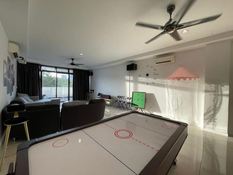 Communal lounge/ TV room, Billiard, Billiard, Game Room, Game Room, TV and multimedia